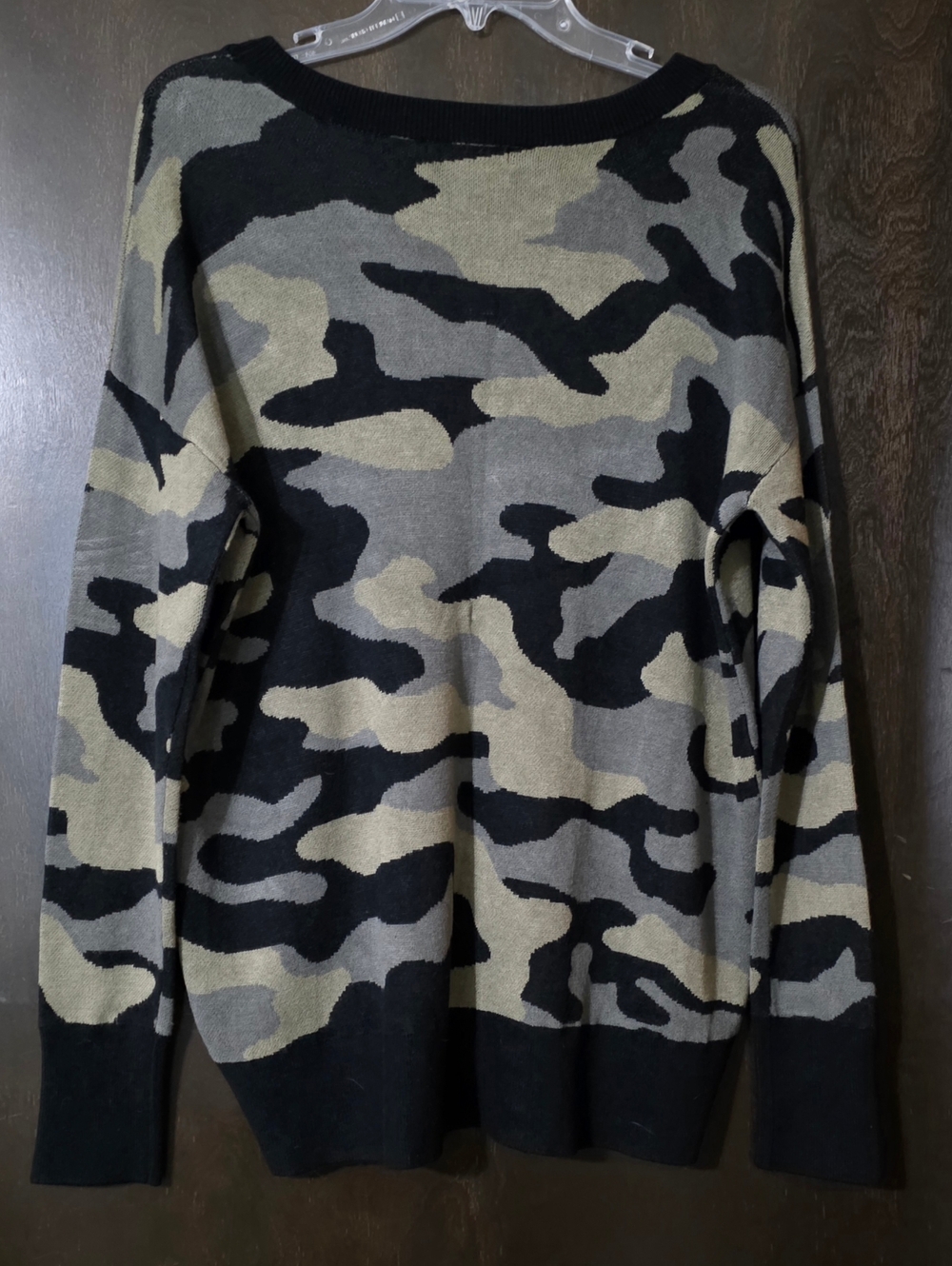 Isaac Mizrahi Olive, Gray & Black Camo Knit Sweater Women's Size L - Picture 3 of 8